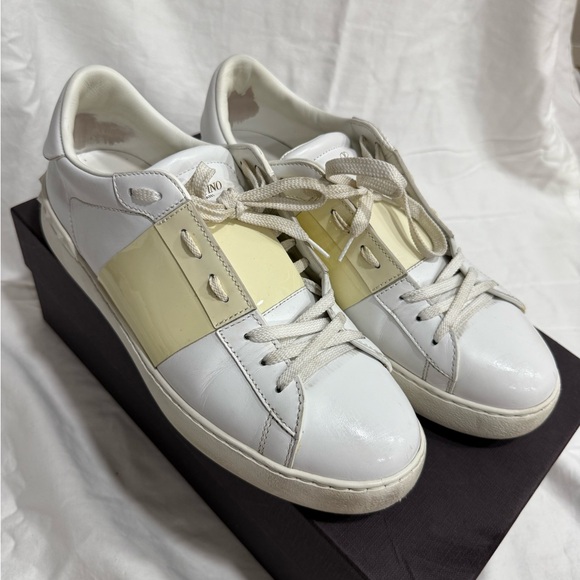 Valentino Garavani Rockstud Sneaker - Picture 2 of 8